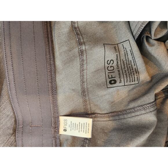 FIGS Scrub Set Kade Cargo and Casma Three Pocket Top Size XXL - Picture 7 of 7